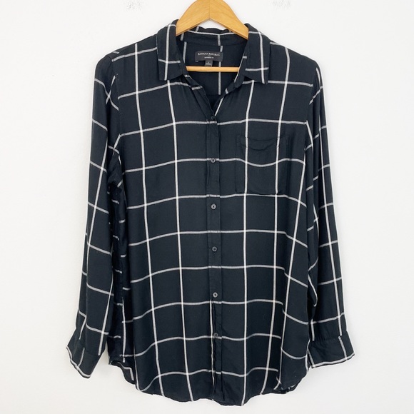 Banana Republic Tops - Banana Republic Boyfriend Fit Black Plaid Button Down Shirt Size Large